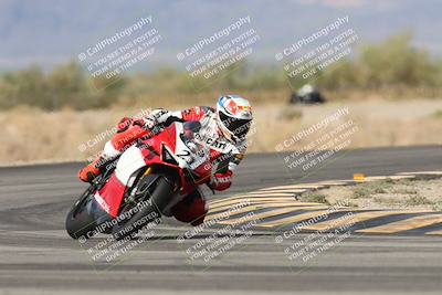 media/Nov-16-2025-Race Pace (Sun) [[8c5fa54630]]/Verified Riders/7-Turn 4 (1155am)/